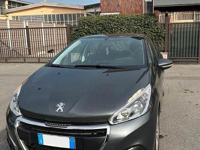 Usata Peugeot 208 Active 82 CV (60 kW) 2017 Grigio Utilitaria