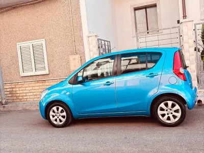 Usata Opel Agila 65 CV (47 kW) 2009 Bluazzurro Utilitaria