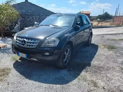 Usata Mercedes ML320 224 CV (164 kW) 2007 Nero SUV