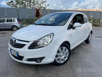 Usata Opel Corsa 95 CV (69 kW) 2011 Bianco Utilitaria
