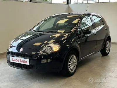 Usata Fiat Punto 77 CV (56 kW) 2016 Bluazzurro Utilitaria