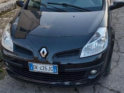 Usata Renault Clio II LE 105 CV (77 kW) 2006 Nero Berlina