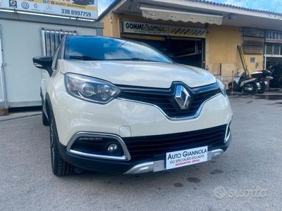 Usata Renault Captur 90 CV (66 kW) 2015 Beige SUV