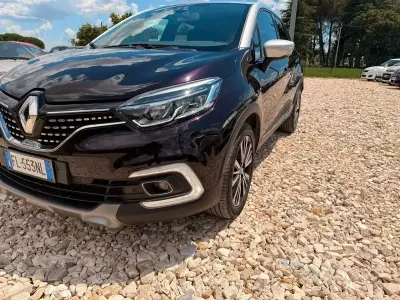 Usata Renault Captur Intens 110 CV (80 kW) 2017 Viola SUV