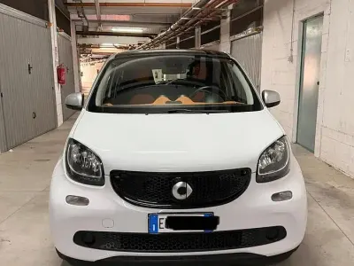 Usata Smart ForFour Passion 71 CV (52 kW) 2015 Bianco Utilitaria