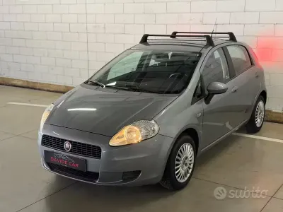 Usata Fiat Grande Punto Dynamic 77 CV (56 kW) 2008 Grigio Utilitaria