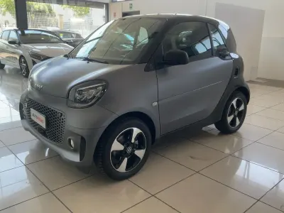 Usata Smart ForTwo Electric Drive Passion 60 kW (82 CV) 2023 Grigio Utilitaria