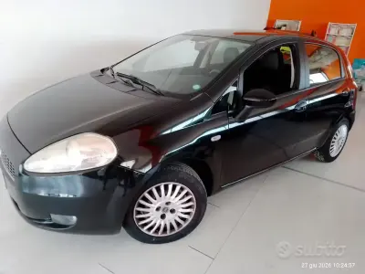 Usata Fiat Grande Punto Dynamic 65 CV (47 kW) 2008 Nero Utilitaria