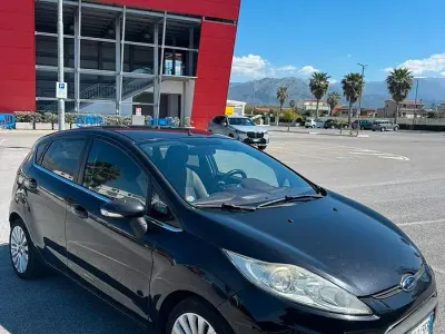 Usata Ford Fiesta Titanium 70 CV (51 kW) 2009 Nero Utilitaria