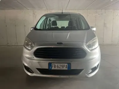 Usata Ford Tourneo Courier 75 CV (55 kW) 2015 Argento Monovolume