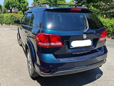 Usata Fiat Freemont Lounge 170 CV (125 kW) 2011 Blu SUV