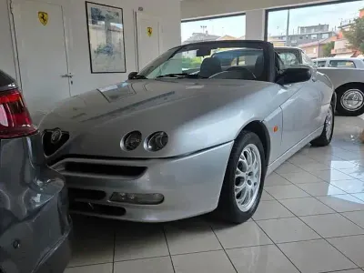 Usata Alfa Romeo Spider 144 CV (105 kW) 1999 Grigio Cabrio