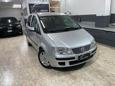 Grigio Usata 2010 Fiat Idea Emotion Monovolume | 2900 € (Ottimo prezzo)
