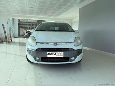 Usata Fiat Punto Evo Dynamic 77 CV (56 kW) 2010 Bianco Utilitaria
