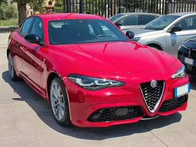 Usata Alfa Romeo Giulia Ti 160 CV (117 kW) 2023 Rosso Berlina