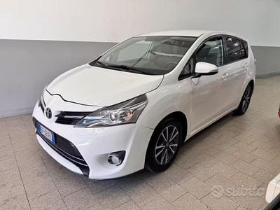 Usata Toyota Verso Active 124 CV (91 kW) 2013 Bianco Monovolume