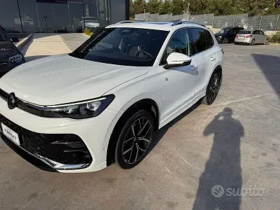Usata VW Tiguan R-line 193 CV (141 kW) 2024 Bianco SUV