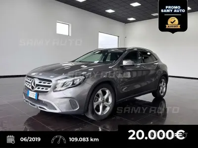 Usado Mercedes GLA200 136 CV (100 kW) 2019 Gris SUV