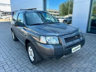 Usata Land Rover Freelander 111 CV (81 kW) 2005 Grigio SUV