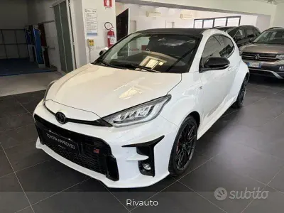 Begagnad Toyota Yaris 261 HK (191 kW) 2022 Vit Halvkombi