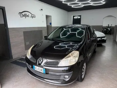 Usata Renault Clio II Dynamique 75 CV (55 kW) 2007 Nero Berlina