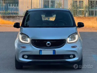Usata Smart ForFour 71 CV (52 kW) 2016 Grigio Utilitaria