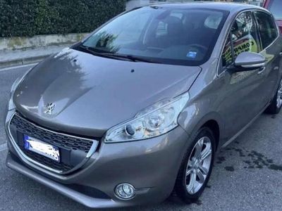 Usata Peugeot 208 Allure 68 CV (50 kW) 2012 Utilitaria