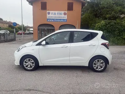Usata Hyundai i10 Comfort 64 CV (47 kW) 2017 Bianco Utilitaria