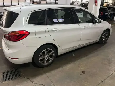 Usata BMW 218 Gran Tourer Luxury Line 150 CV (110 kW) 2015 Bianco Monovolume
