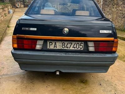 Usata Alfa Romeo 75 110 CV (80 kW) 1986 Blu Berlina