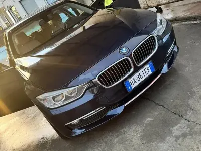 Usata BMW 320 184 CV (135 kW) 2014 Blu Berlina