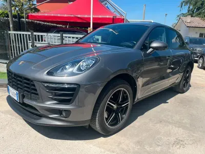 Usata Porsche Macan 250 CV (183 kW) 2017 Grigio SUV
