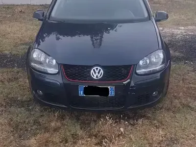 Usata VW Golf V GTD 105 CV (77 kW) 2005 Bluazzurro Utilitaria
