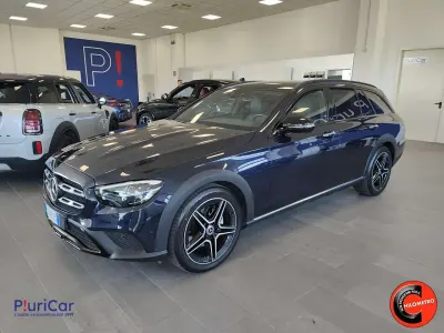 Usata Mercedes E220 All-Terrain Premium Plus 194 CV (142 kW) 2022 Blu/azzurro Station wagon