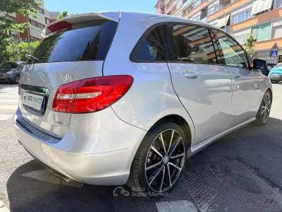 Gebraucht Mercedes B220 AMG 170 PS (125 kW) 2014 Silber Van / Kleinbus