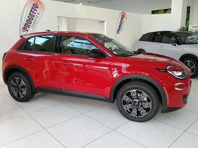 Nuova Fiat 600 Icon 136 CV (100 kW) 2025 Rosso SUV