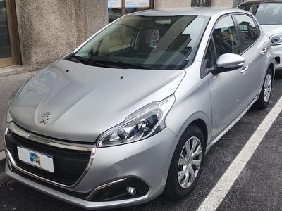 Usata Peugeot 208 Active 75 CV (55 kW) 2018 Argento Utilitaria