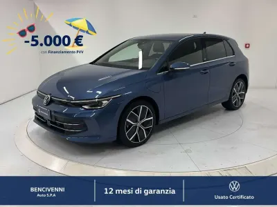 Usata VW Golf VIII 204 CV (150 kW) 2024 Blu/azzurro Berlina