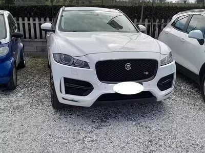 Begagnad Jaguar F-Pace Pure 241 HK (177 kW) 2018 Vit SUV