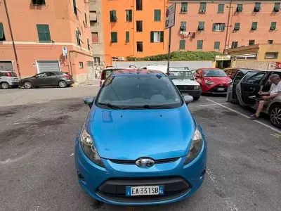 Usata Ford Fiesta 90 CV (66 kW) 2010 Bluazzurro Berlina