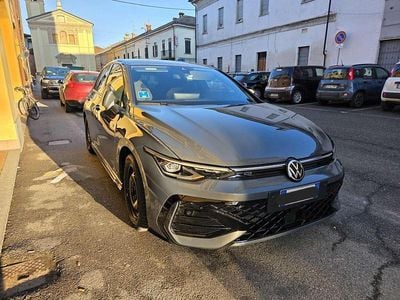 Begagnad VW Golf VIII R-line Plus 150 HK (110 kW) 2025 Grå Sedan