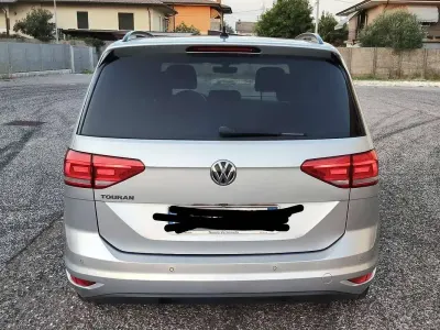 Usata VW Touran Comfortline 116 CV (85 kW) 2018 Argento Monovolume