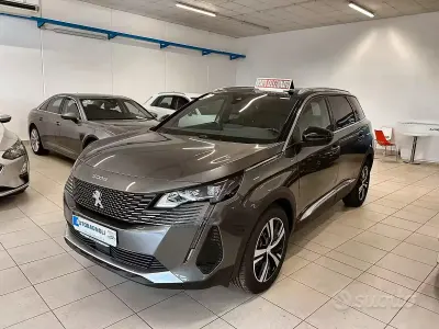 Usata Peugeot 5008 GT 131 CV (96 kW) 2023 Grigio SUV