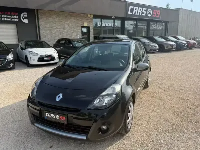 Usata Renault Clio II Dynamique 75 CV (55 kW) 2010 Nero Berlina