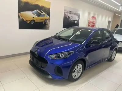 Nuova Mazda 2 Center-Line 116 CV (85 kW) 2026 Glass blue Utilitaria