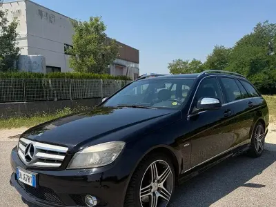 Usata Mercedes C220 Avantgarde 170 CV (125 kW) 2008 Nero Station wagon