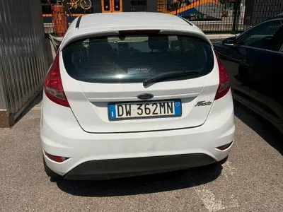 Usata Ford Fiesta Ambiente 82 CV (60 kW) 2009 Bianco Berlina
