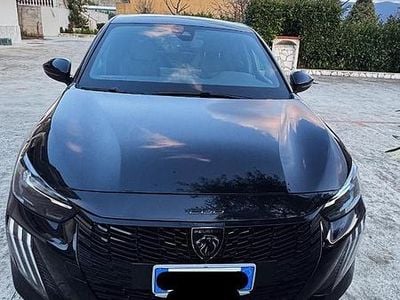 Usata Peugeot 208 GT-line 100 CV (73 kW) 2024 Nero Utilitaria