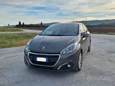 Usata Peugeot 208 Active 83 CV (61 kW) 2019 Grigio Utilitaria