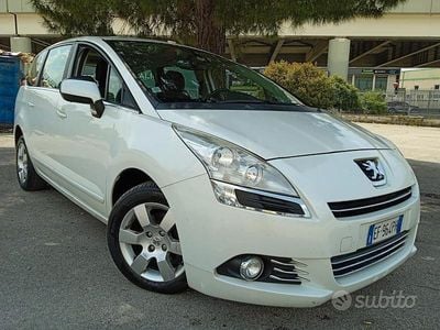 Usata Peugeot 5008 112 CV (82 kW) 2011 Bianco Monovolume